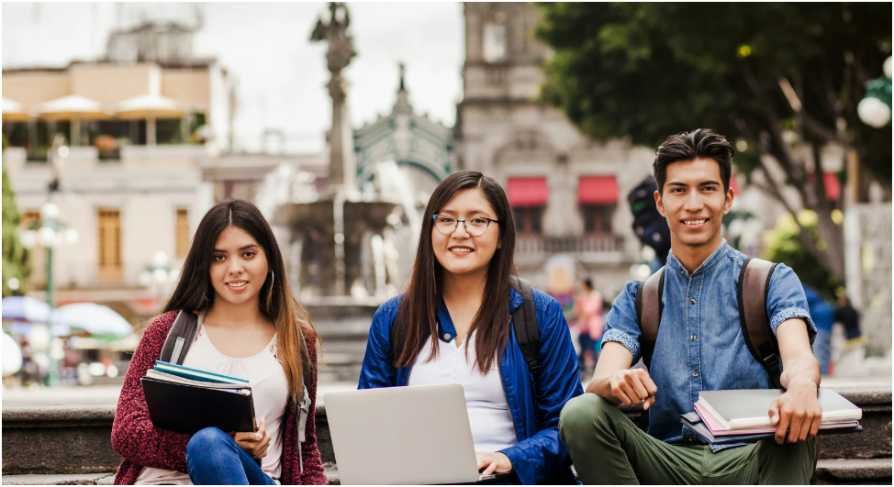 online vs offline learning advantages